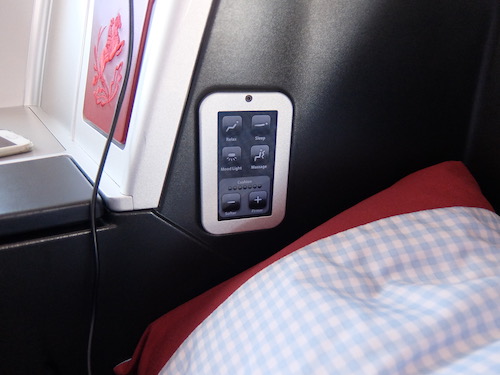 A second seat control is located int he bed head.